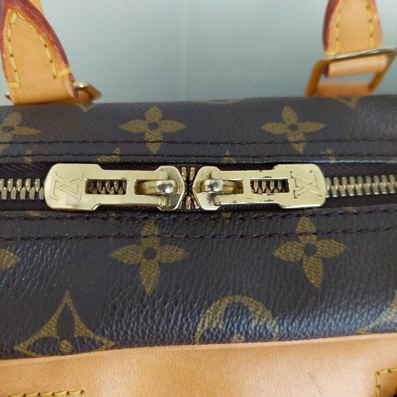 Louis Vuitton Deauville Monogram Canvas Bag - Picture 4 of 15